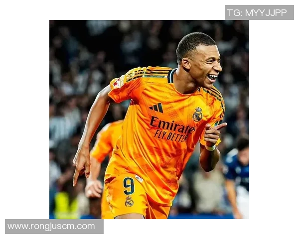 足球明星精彩瞬间身体扭转展现灵动魅力的动感图片合集 足球明星精彩瞬间身体扭转展现灵动魅力的动感图片合集