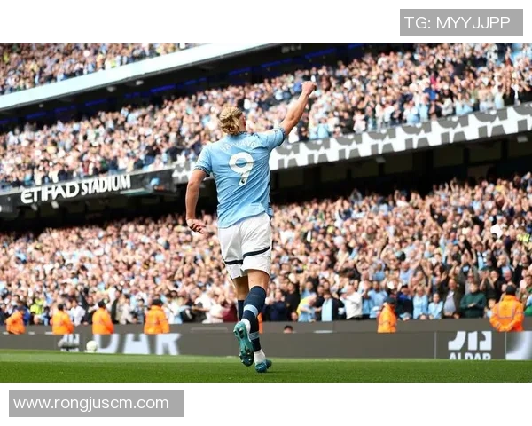 足球明星背影的艺术魅力与情感表达探讨 足球明星背影的艺术魅力与情感表达探讨