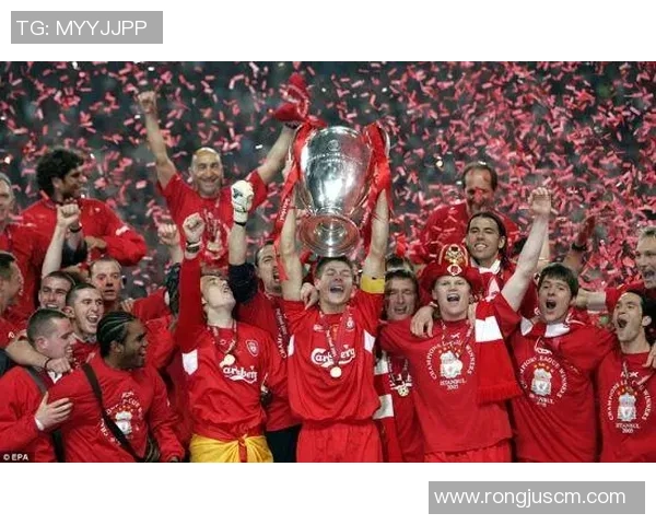 足球明星荣耀时刻红色奖杯背后的故事与传奇 足球明星荣耀时刻红色奖杯背后的故事与传奇