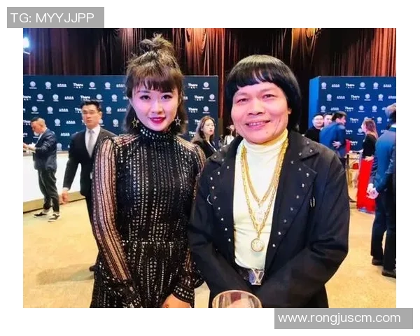 足球明星闪耀歌手典礼共襄盛举展现多才多艺风采 足球明星闪耀歌手典礼共襄盛举展现多才多艺风采