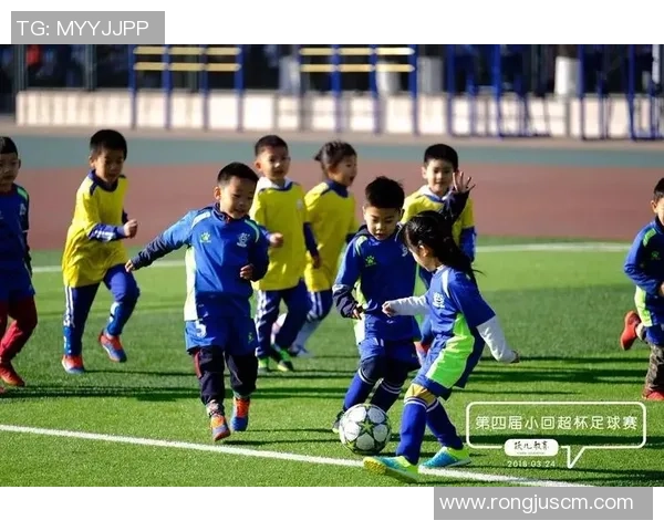 香港足球明星队梁朝伟带领球队勇闯赛场展现足球魅力与团队精神 香港足球明星队梁朝伟带领球队勇闯赛场展现足球魅力与团队精神